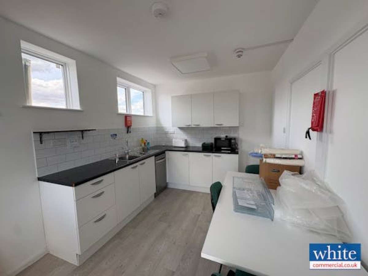 Industrial Unit in Bicester - photo 4