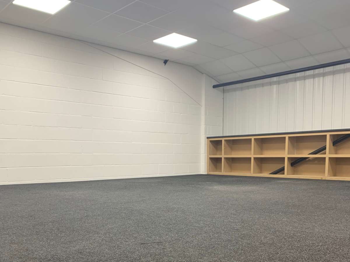 Industrial Unit in Romsey - photo 3