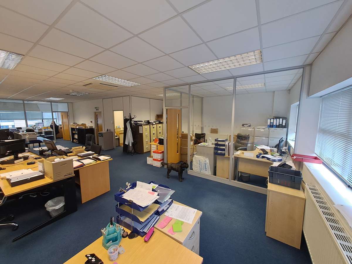 Industrial Unit in Southampton - photo 3