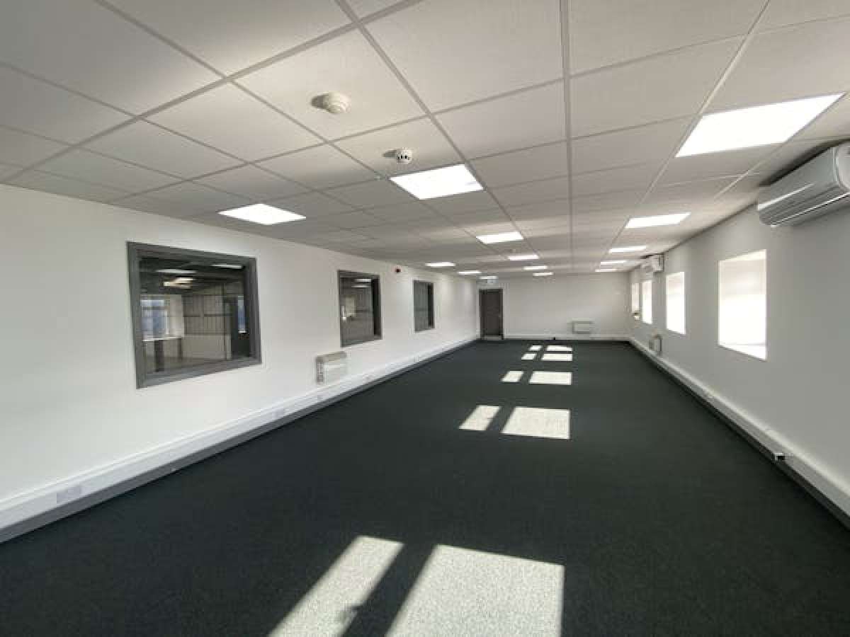 Industrial Unit in Oldbury - photo 4
