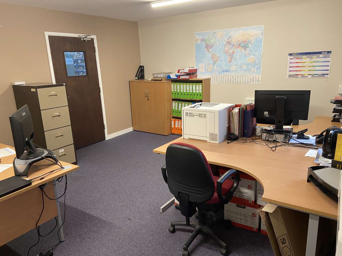 Industrial Unit in Great Yarmouth - photo 4