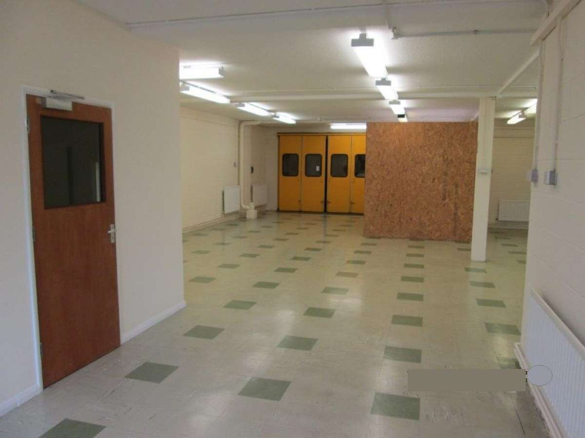 Industrial Unit in Bognor Regis - photo 4