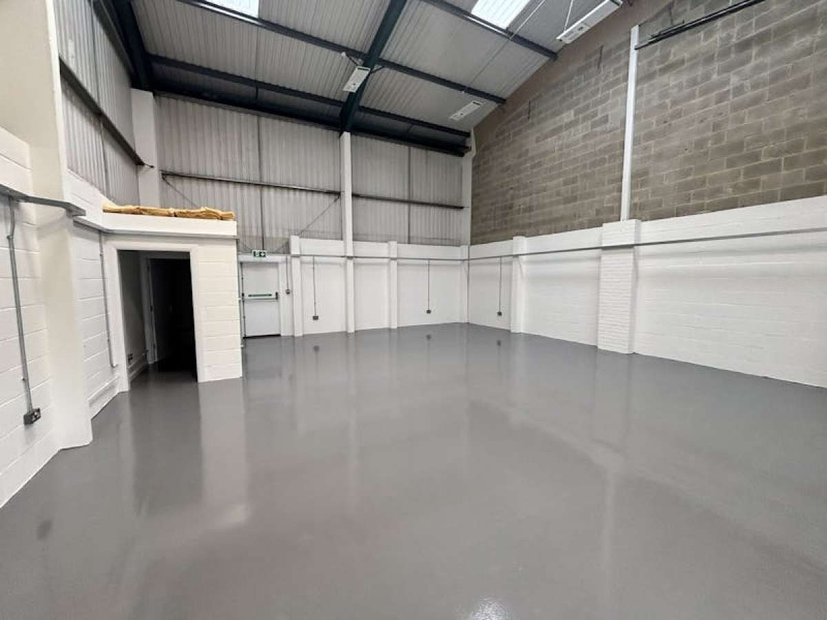 Industrial Unit in Portsmouth - photo 2