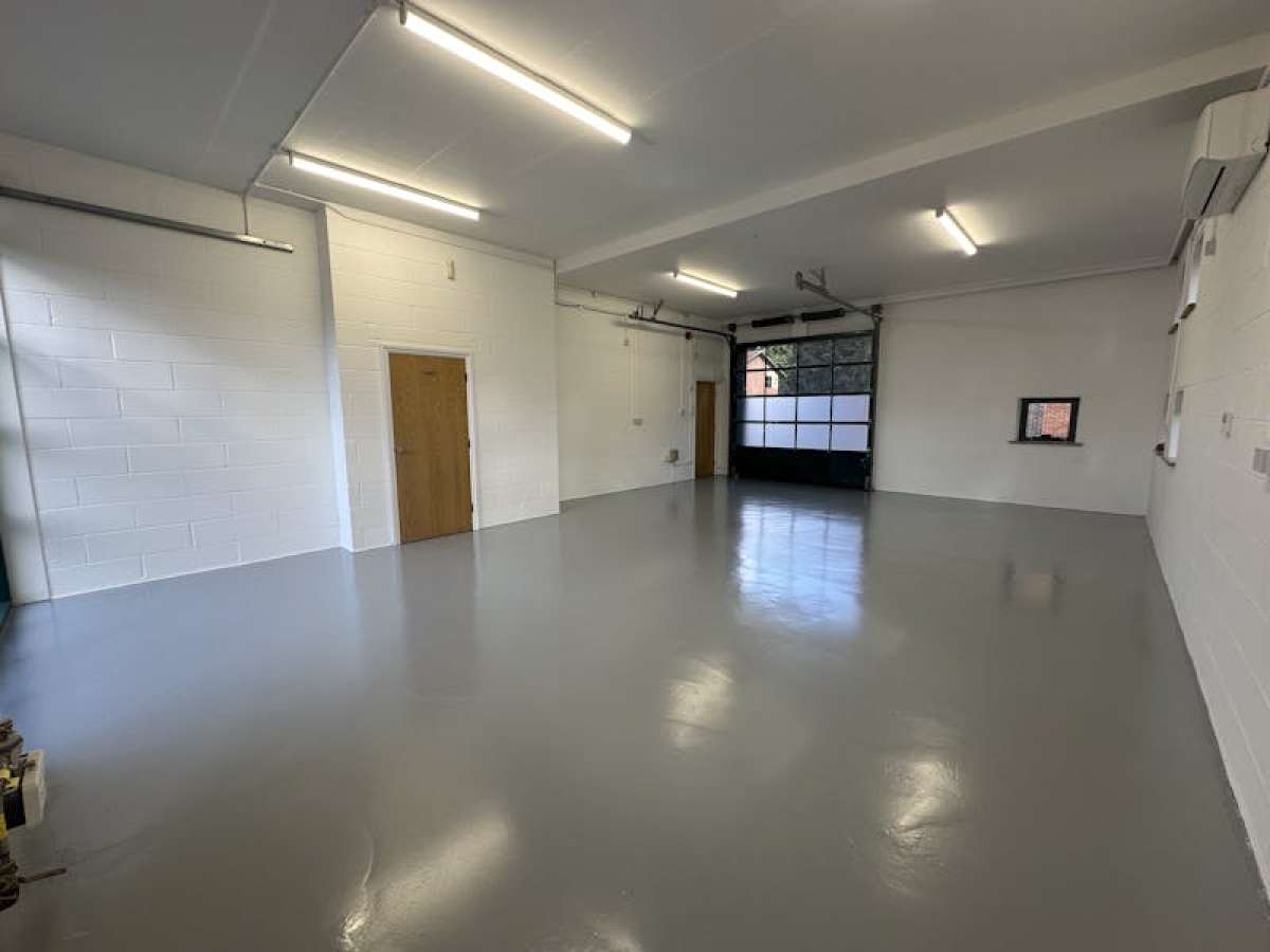 Office in Farnham - photo 2