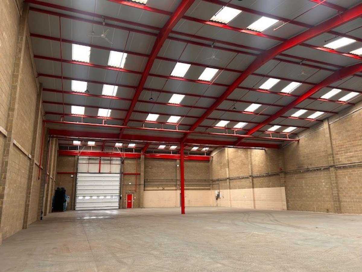 Industrial Unit in Stevenage - photo 2