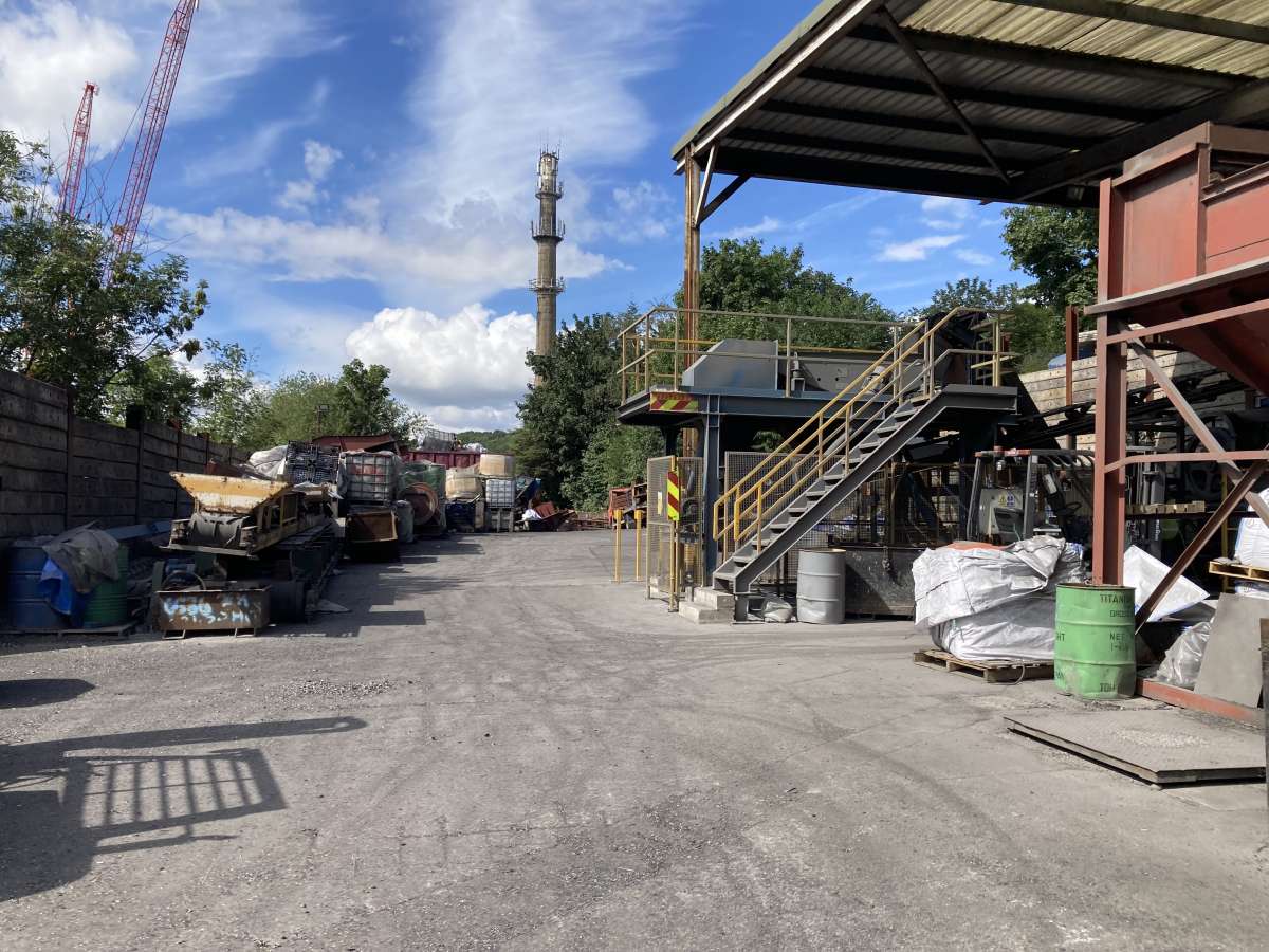 Industrial Unit in Sheffield - photo 3