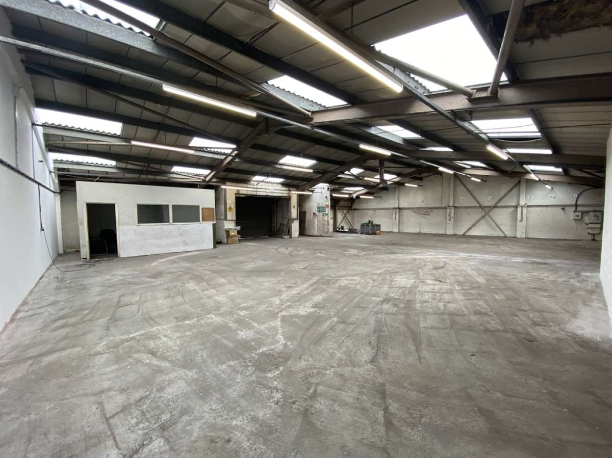 Industrial Unit in West Bromwich - photo 4