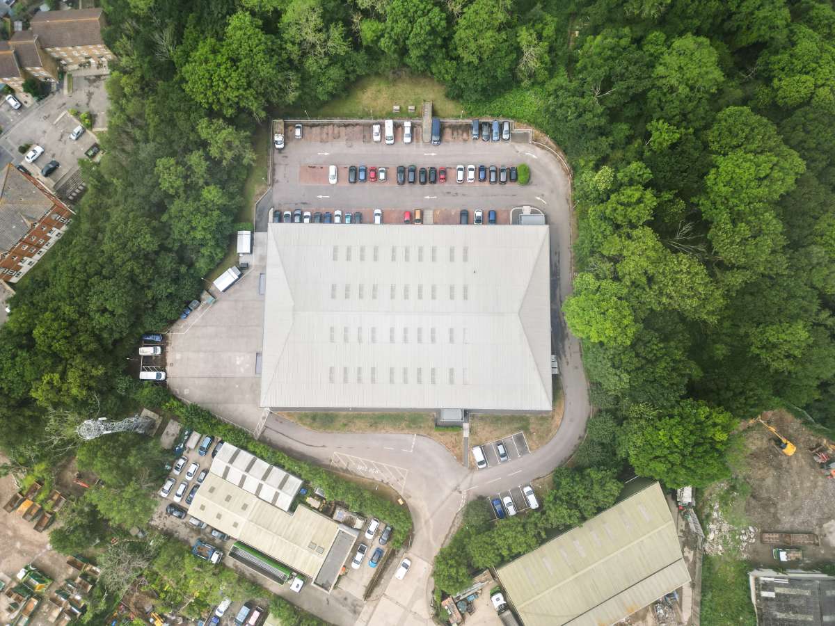 Industrial Unit in St Leonards - photo 4