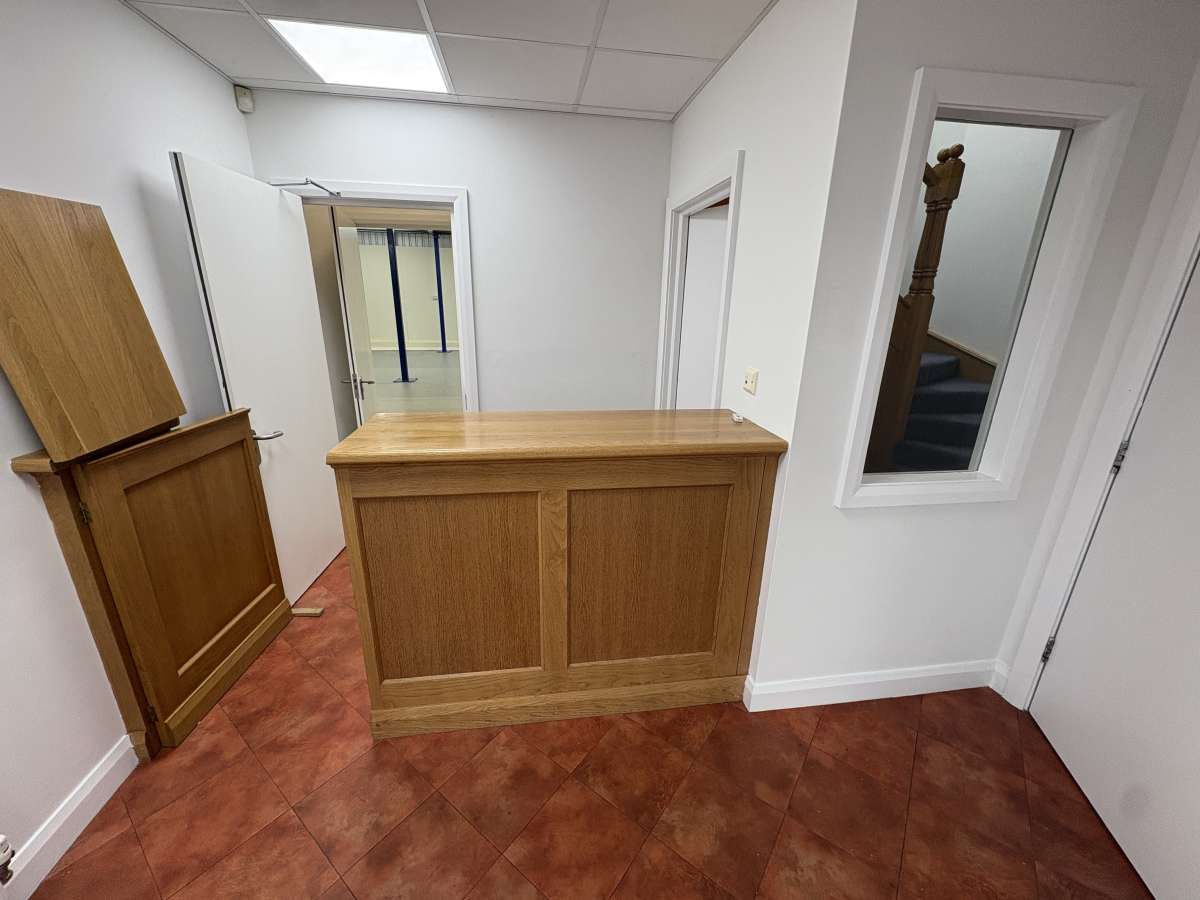 Industrial Unit in Southampton - photo 2