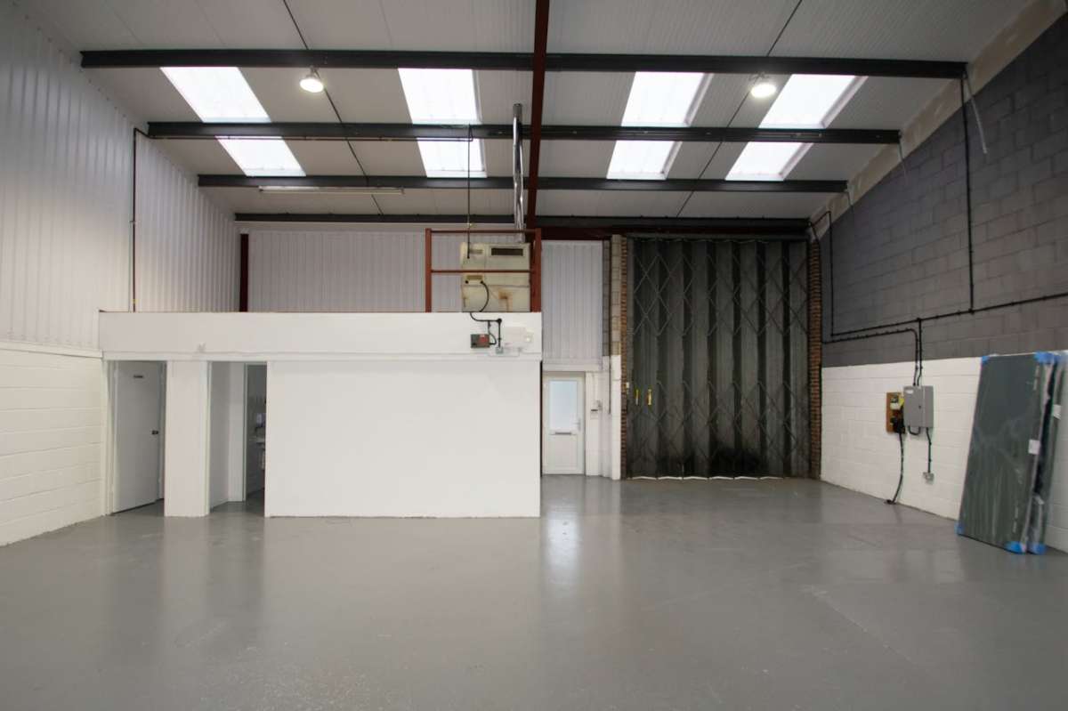 Industrial Unit in Verwood - photo 4