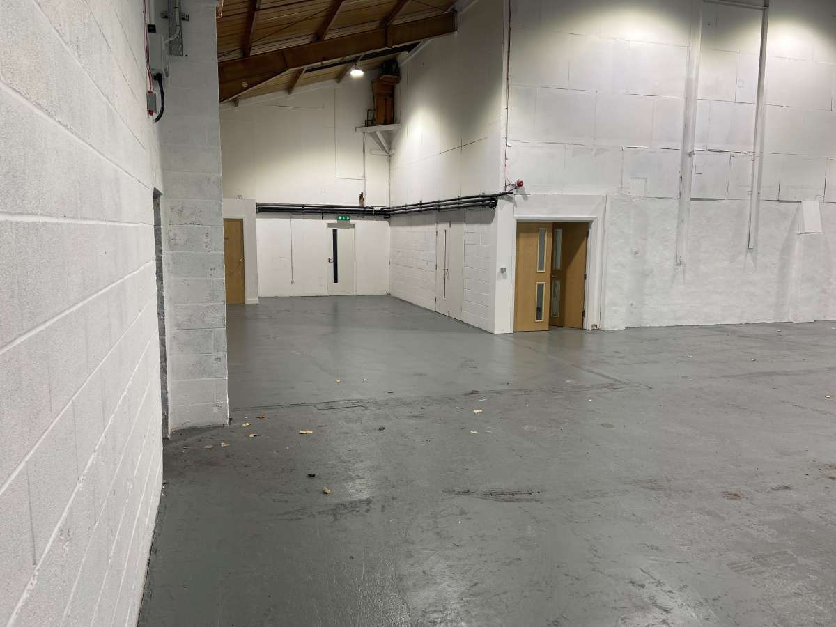 Industrial Unit in Stockport - photo 3