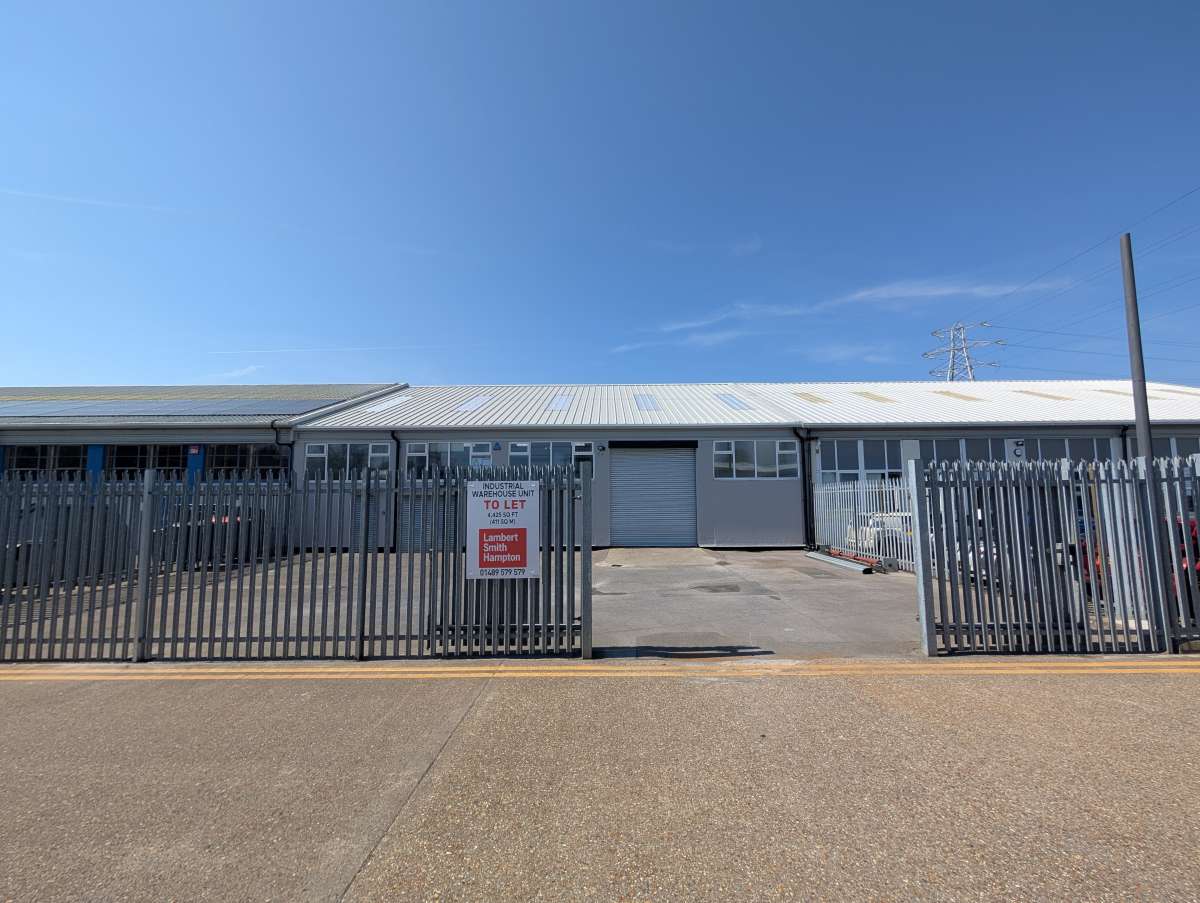 Industrial Unit in Portsmouth - photo 2