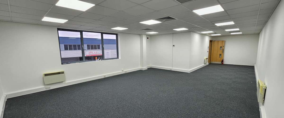 Industrial Unit in London - photo 4