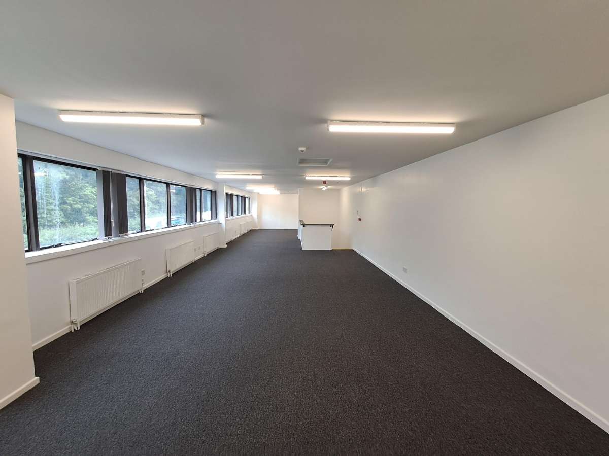 Industrial Unit in Milton Keynes - photo 2