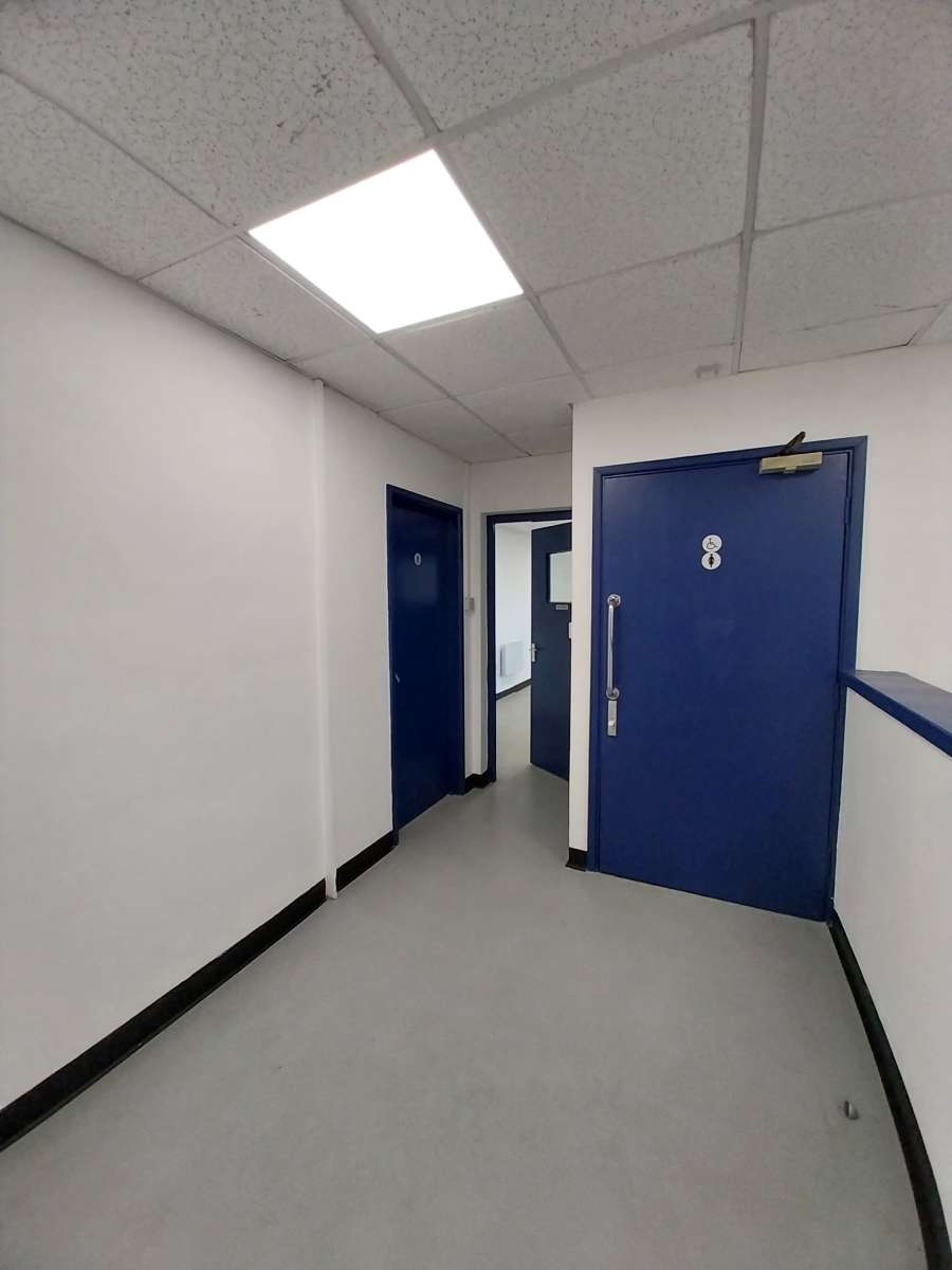 Industrial Unit in Bradford - photo 4