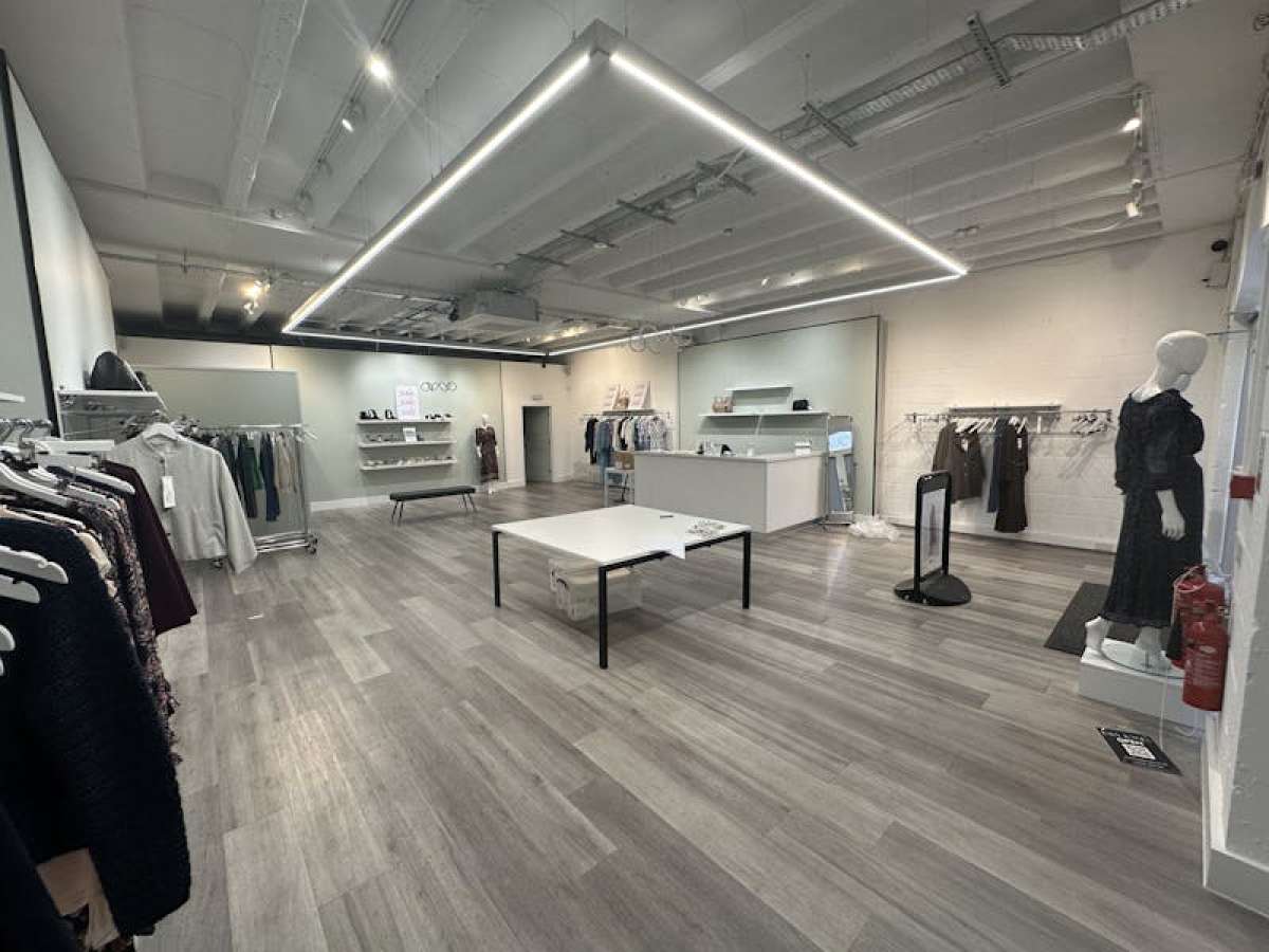 Retail/Shop in Farnham - photo 3