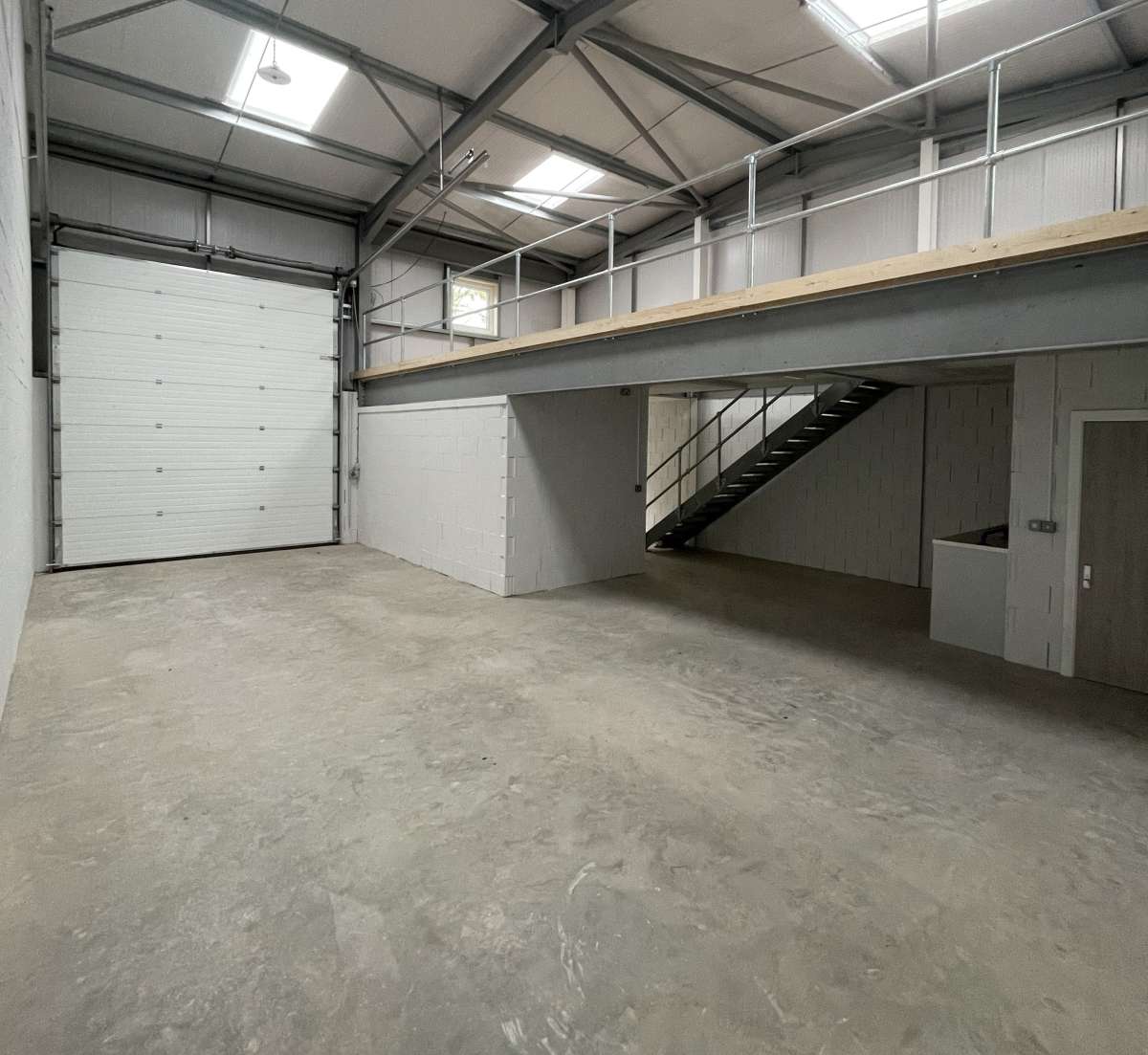 Industrial Unit in Cambridge - photo 3
