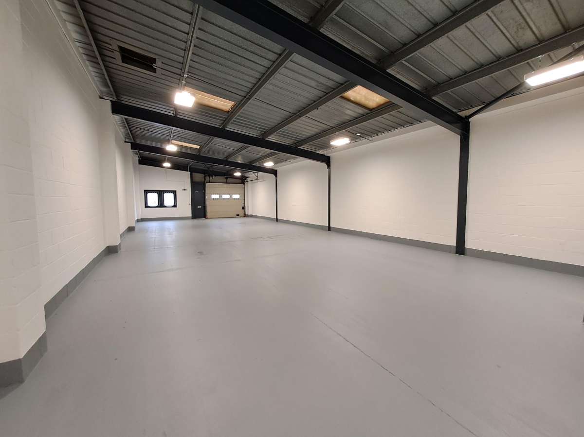Industrial Unit in Milton Keynes - photo 2