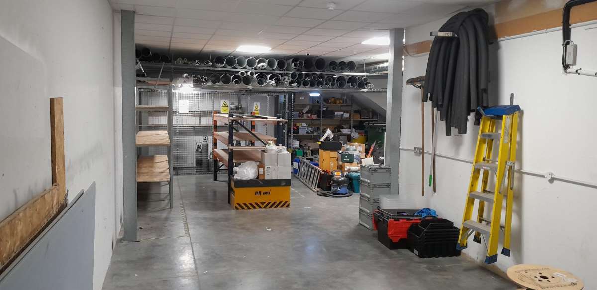 Industrial Unit in Sevington - photo 2