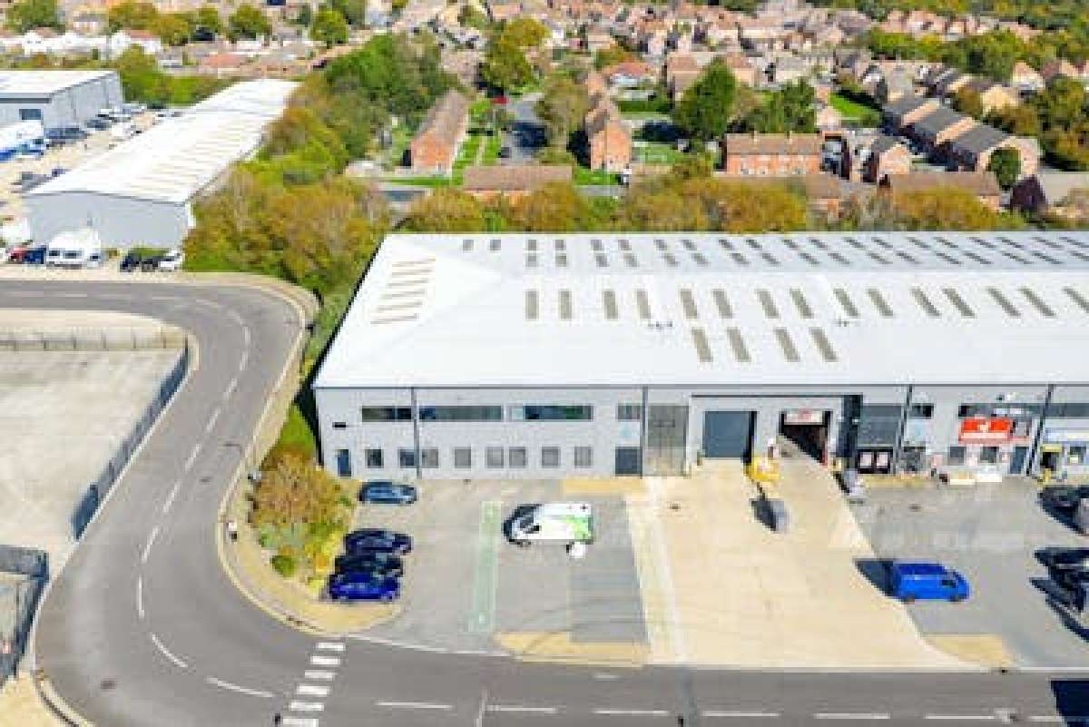 Industrial Unit in Fareham - photo 3