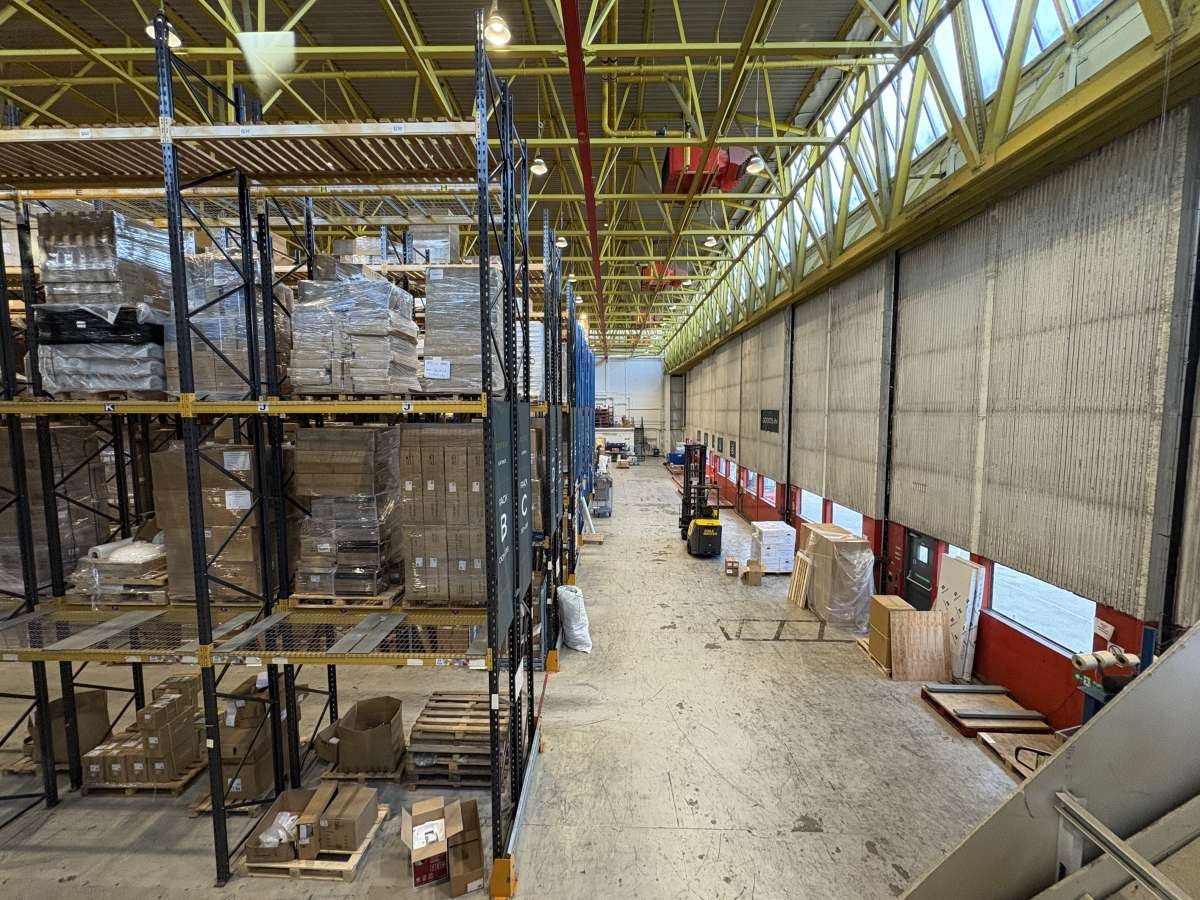 Industrial Unit in Gatwick - photo 2