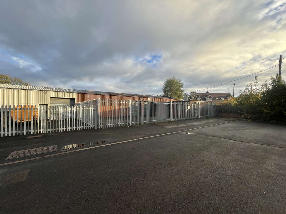 Industrial Unit in Stourport On Severn - photo 2