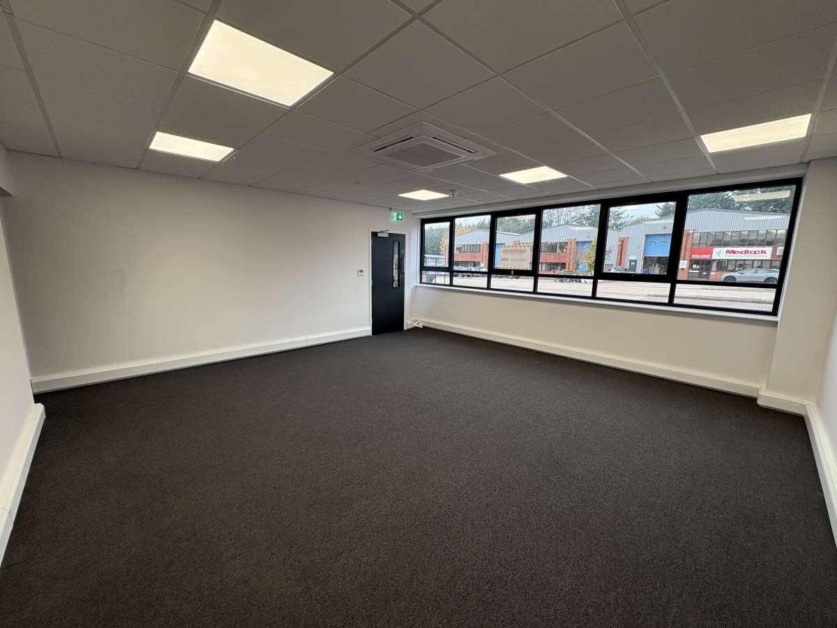 Industrial Unit in Fareham - photo 4