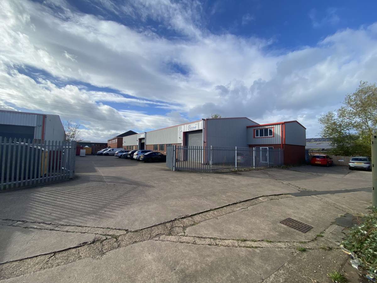 Industrial Unit in Oldbury - photo 4