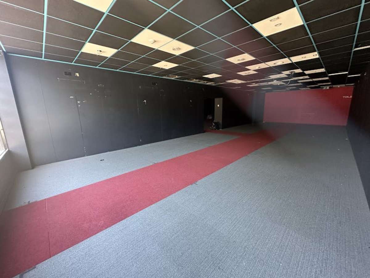 Industrial Unit in Fleet - photo 3