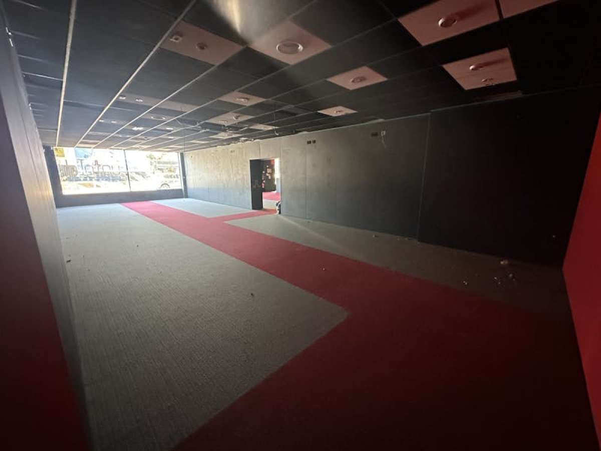 Industrial Unit in Fleet - photo 4