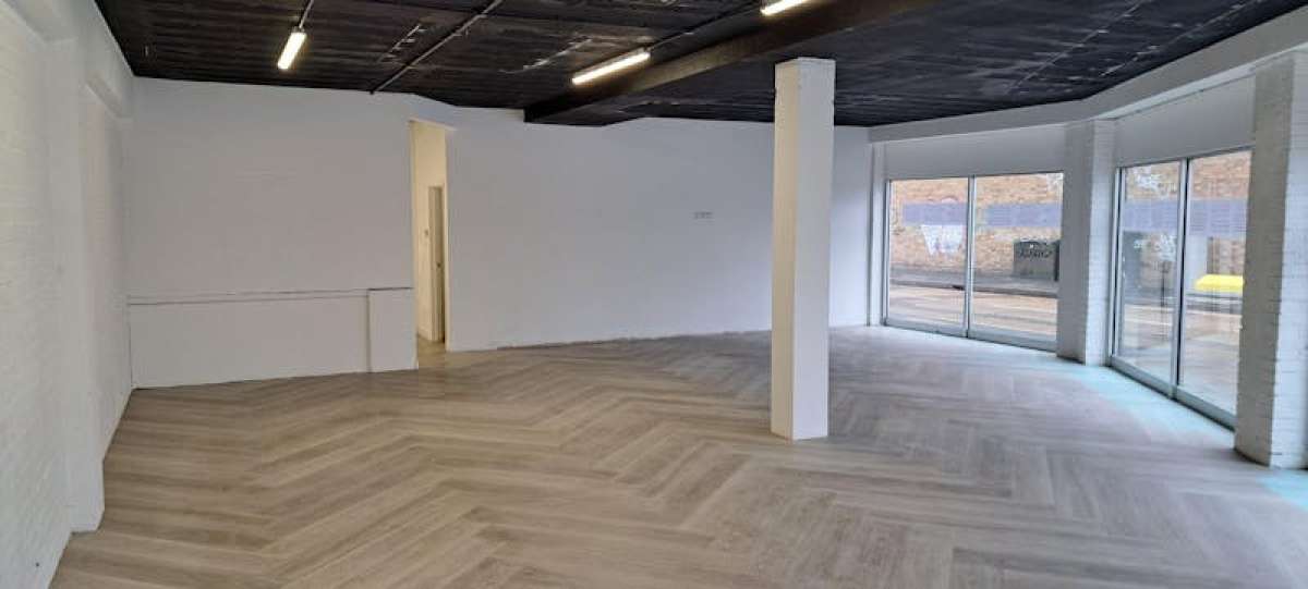 Retail/Shop in Frimley - photo 2