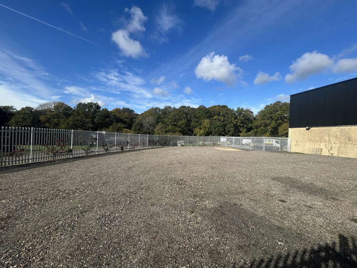 Industrial Unit in Liphook - photo 2