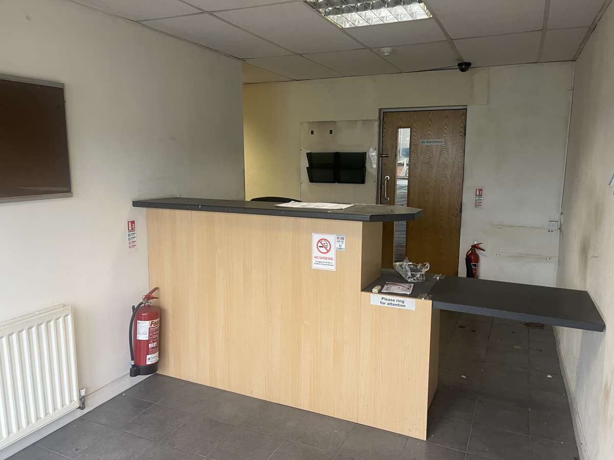 Industrial Unit in Fareham - photo 2