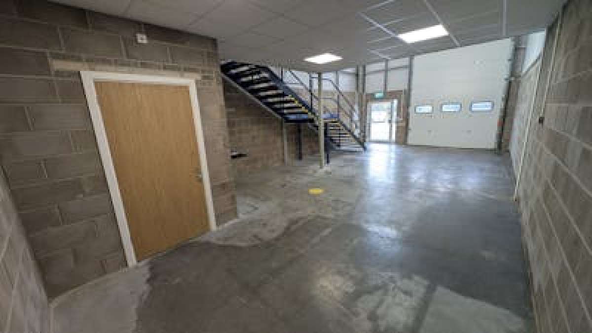 Industrial Unit in Southampton - photo 2