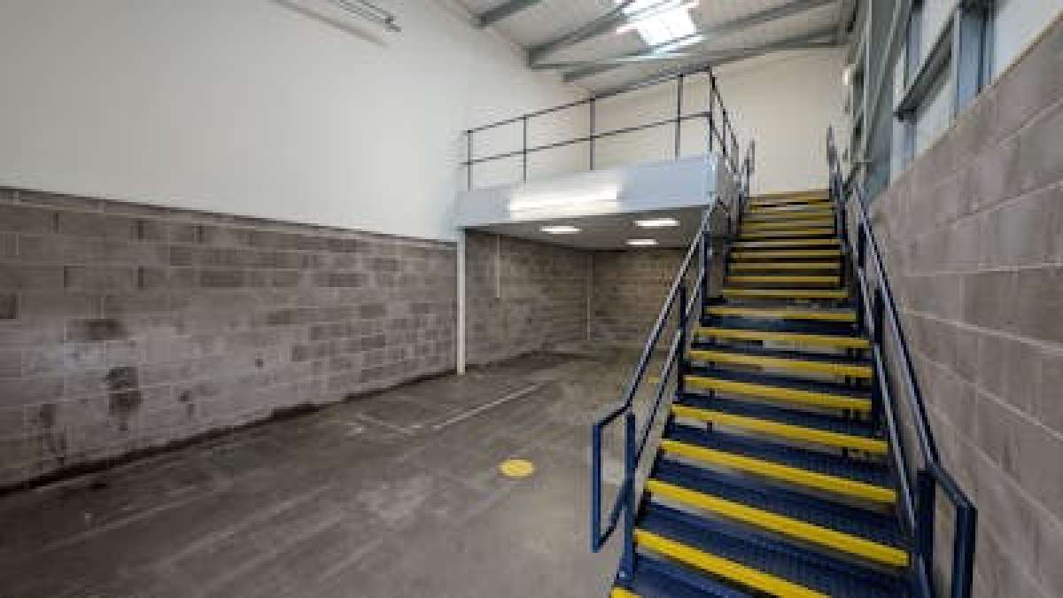 Industrial Unit in Southampton - photo 4