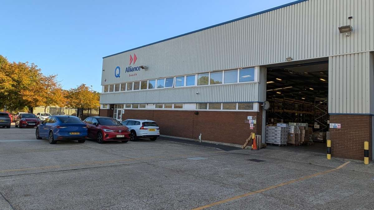 Industrial Unit in Southampton - photo 2