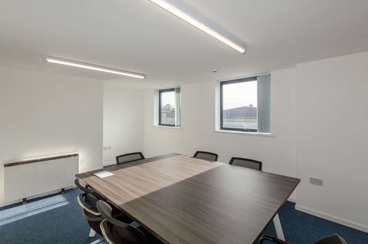 Industrial Unit in Wimborne - photo 4