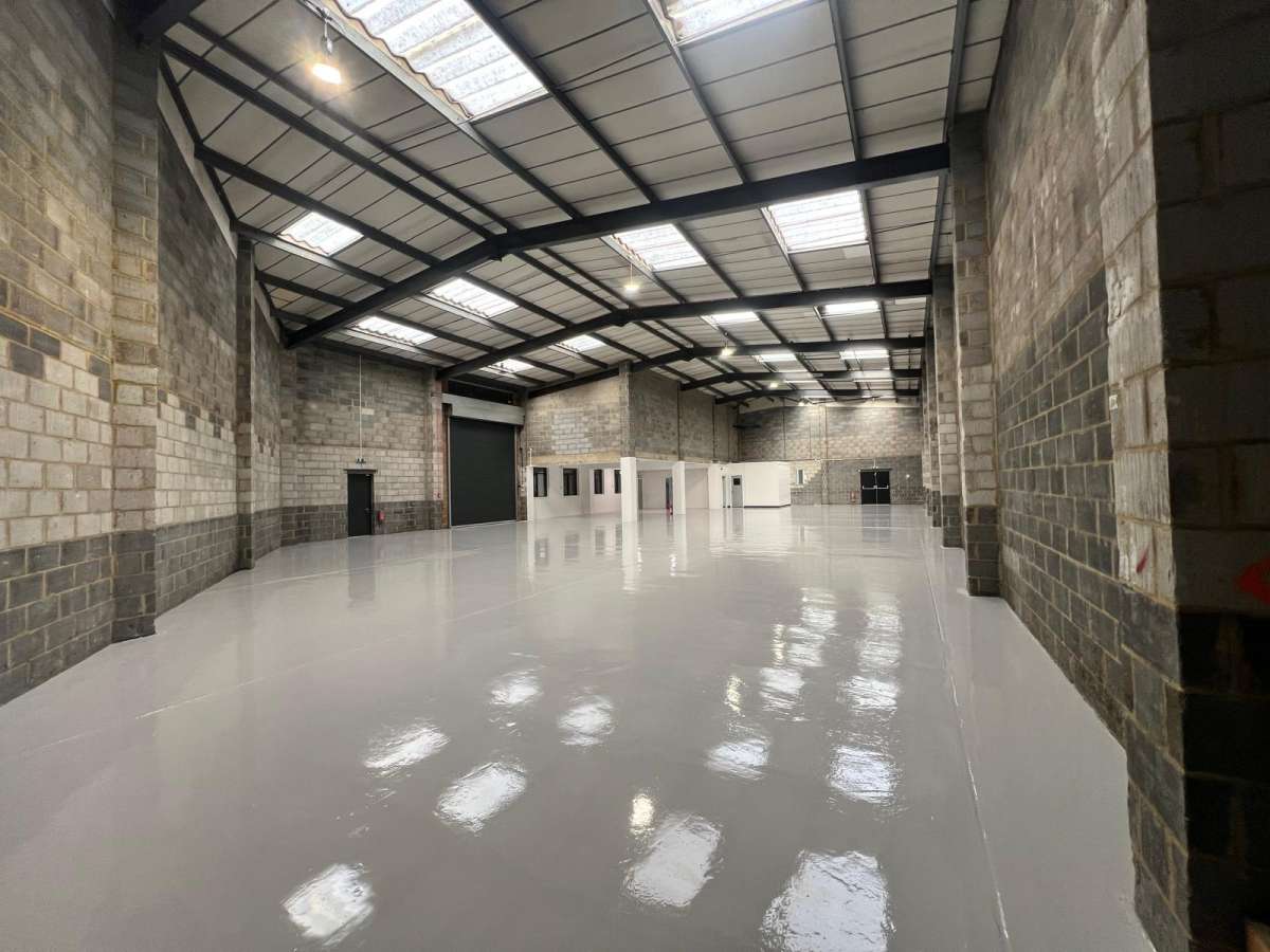 Industrial Unit in Croydon - photo 4