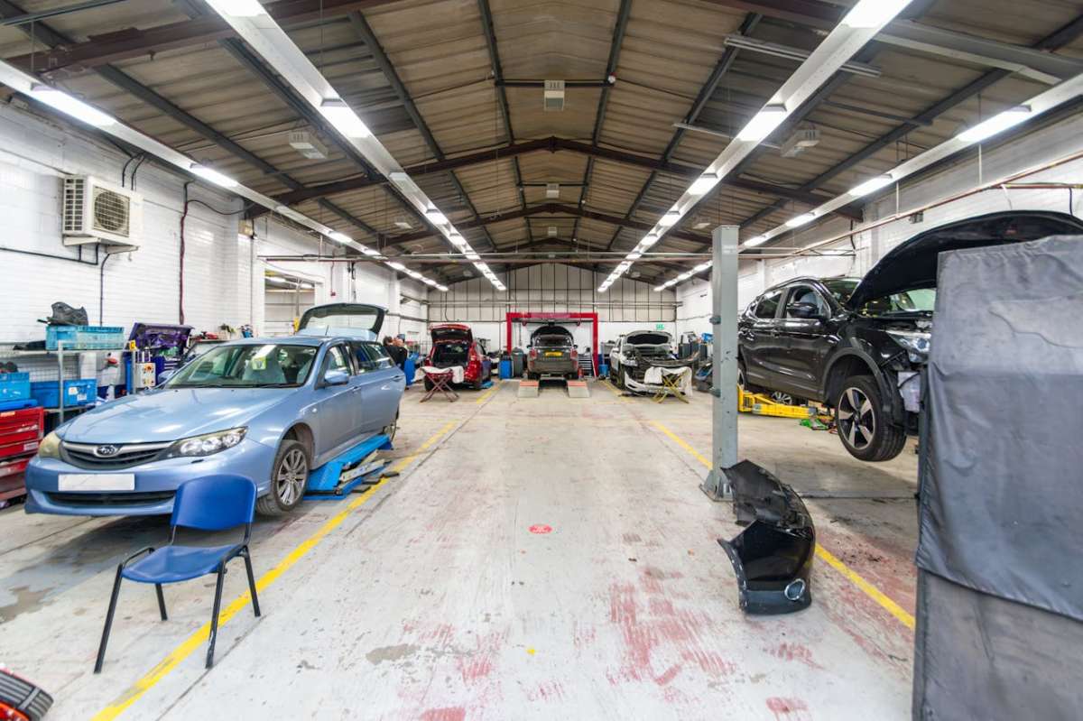 Industrial Unit in Bournemouth - photo 4