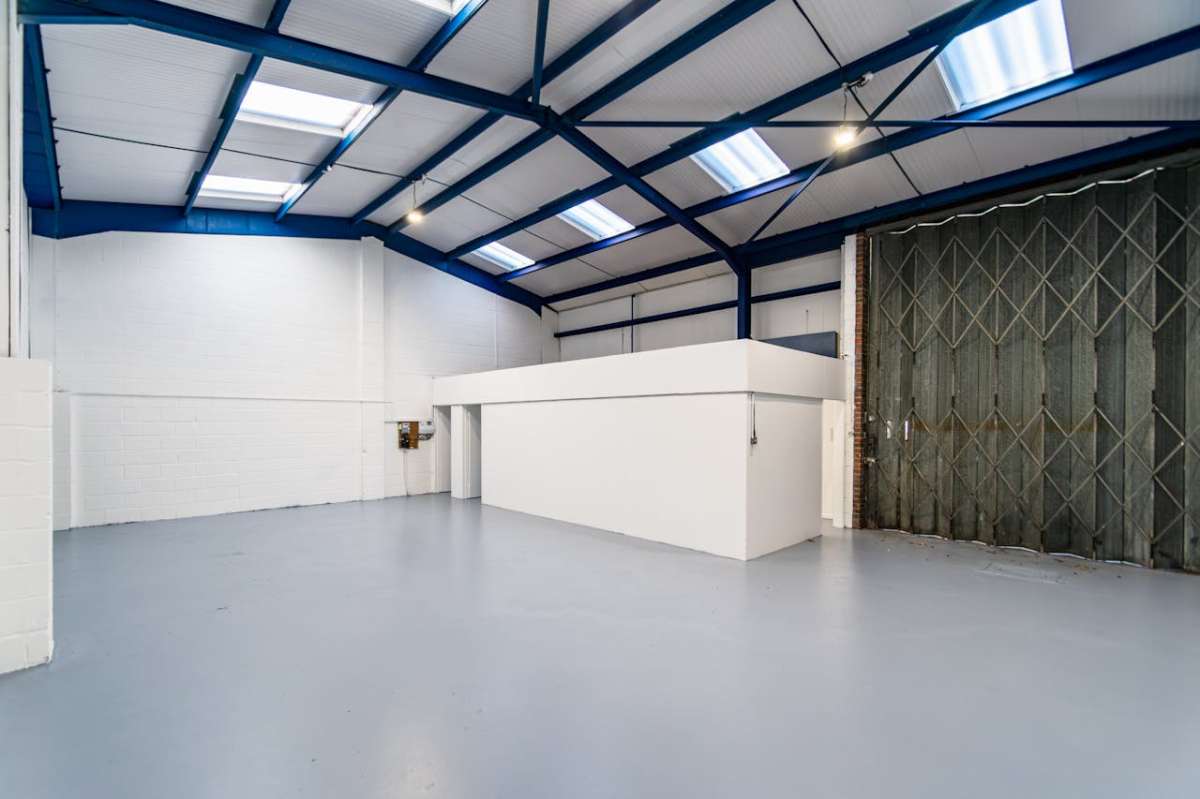 Industrial Unit in Verwood - photo 2