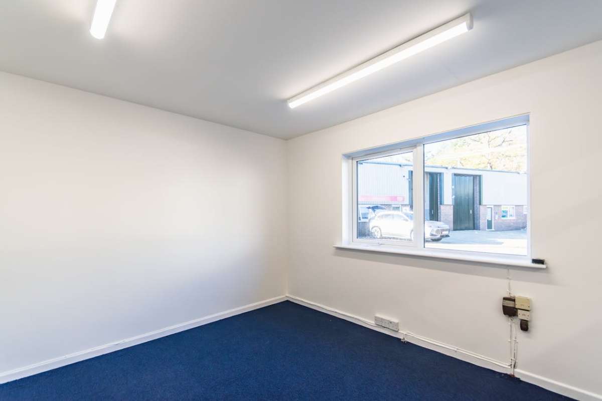 Industrial Unit in Verwood - photo 4