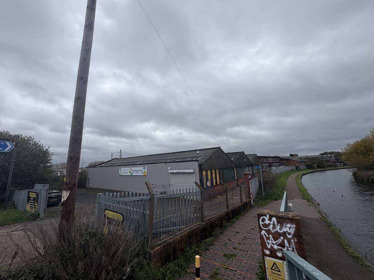 Industrial Unit in Wolverhampton - photo 4