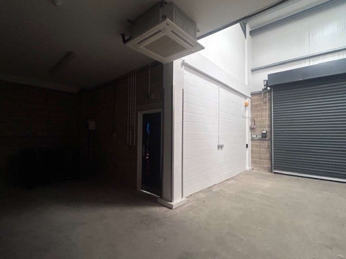 Industrial Unit in Hitchin - photo 4