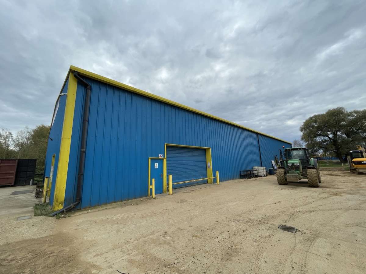 Industrial Unit in Kennett - photo 3
