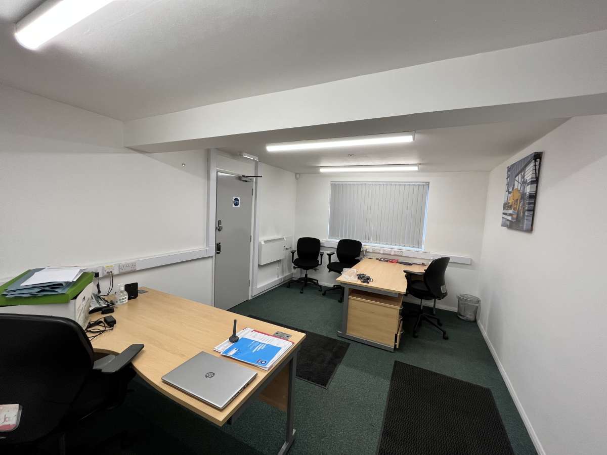 Industrial Unit in Marsh Barton Trading Estate - photo 4