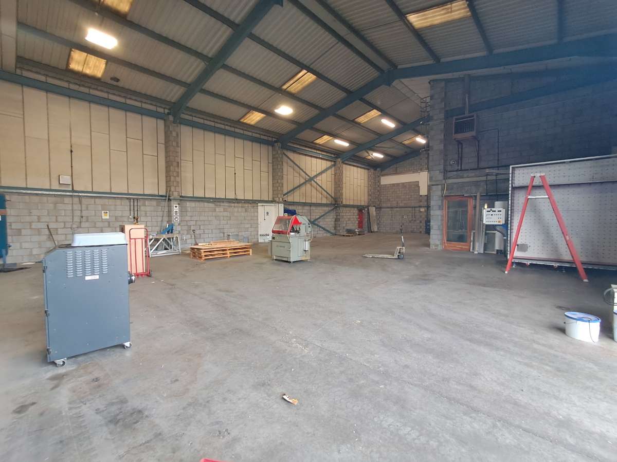 Industrial Unit in Mitcham - photo 2
