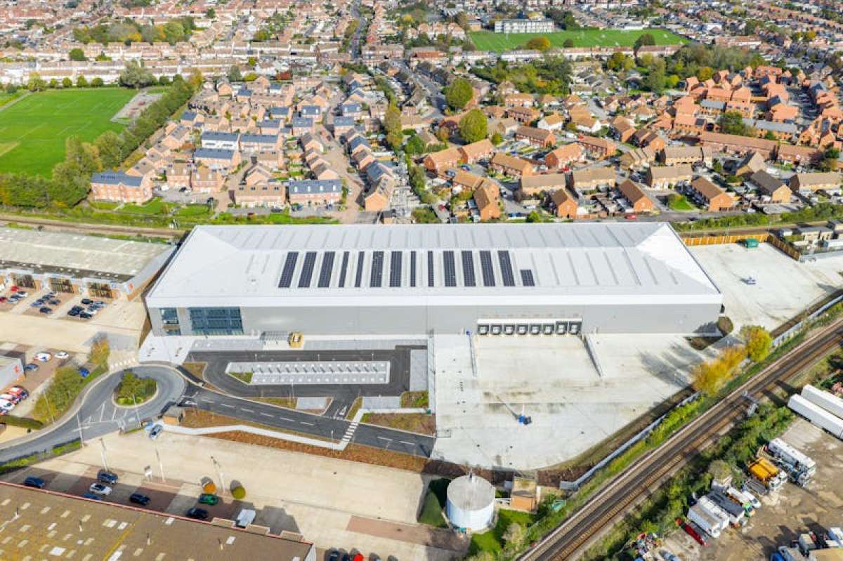 Industrial Unit in Portsmouth - photo 2