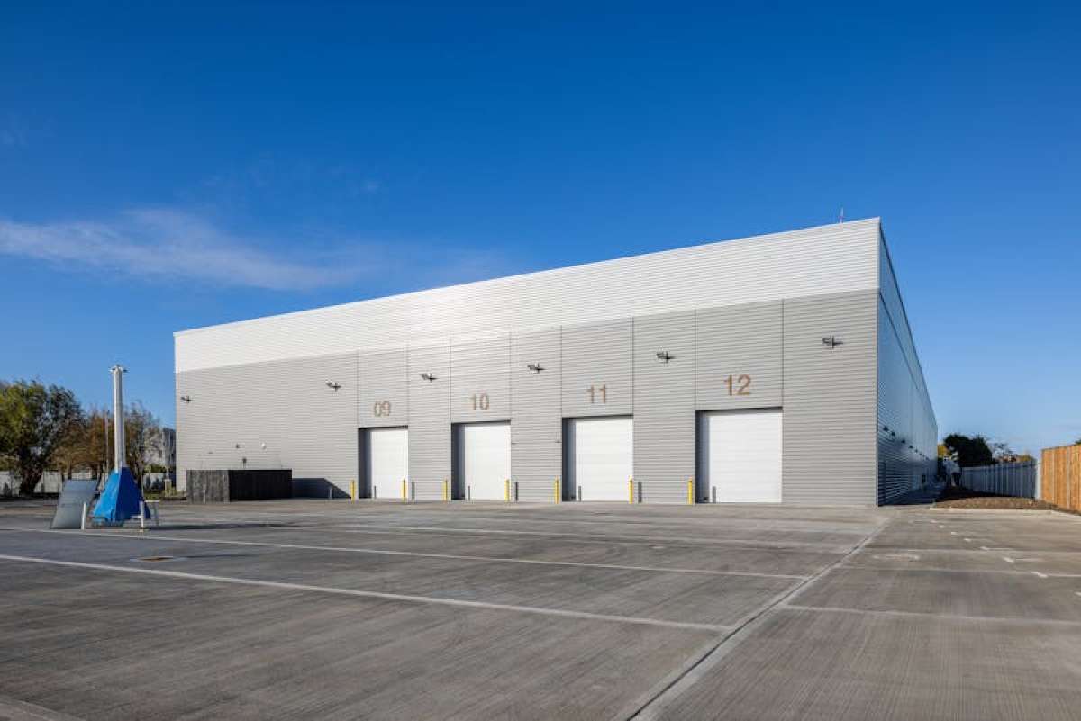 Industrial Unit in Portsmouth - photo 3