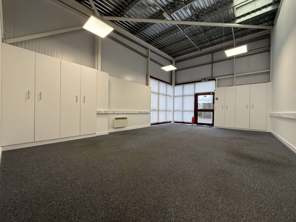 Industrial Unit in Hinckley - photo 4