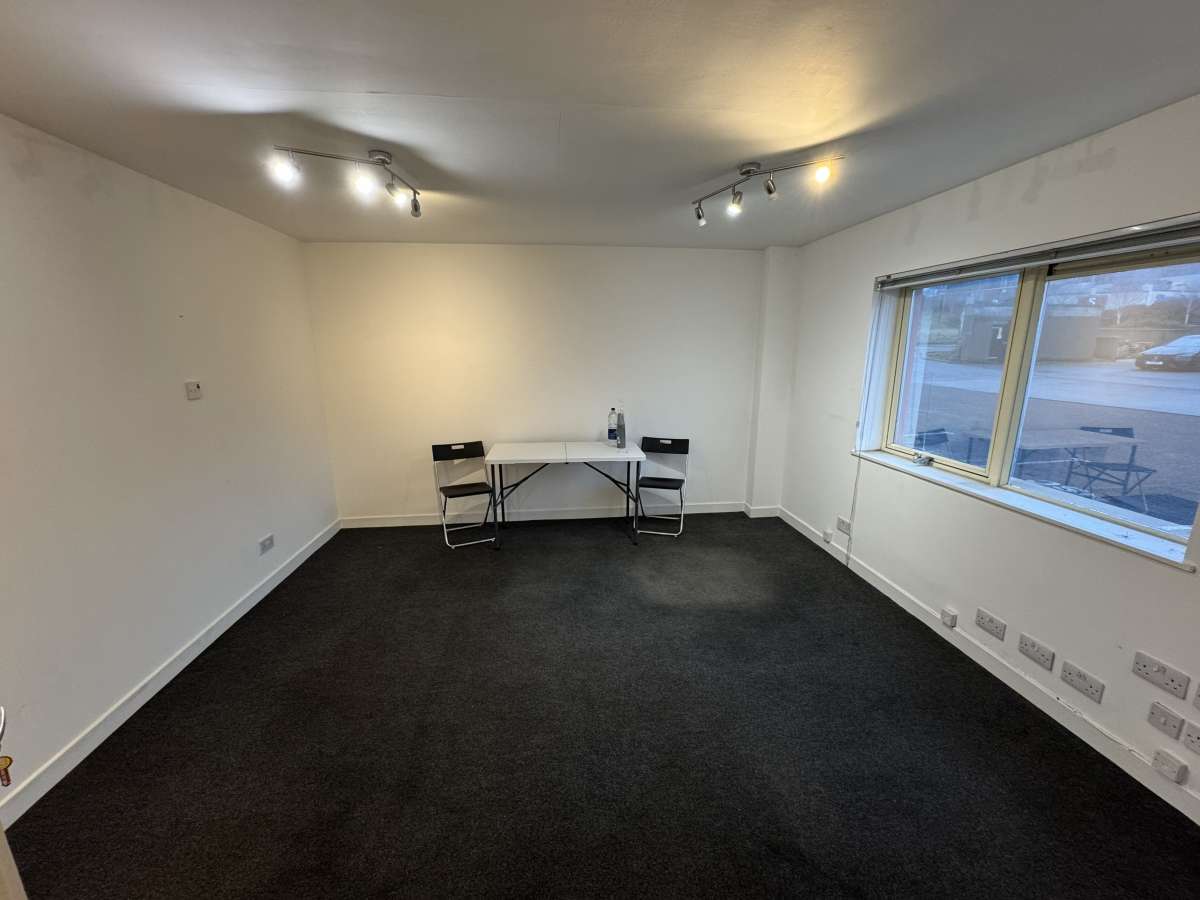 Industrial Unit in Aberdeen - photo 4